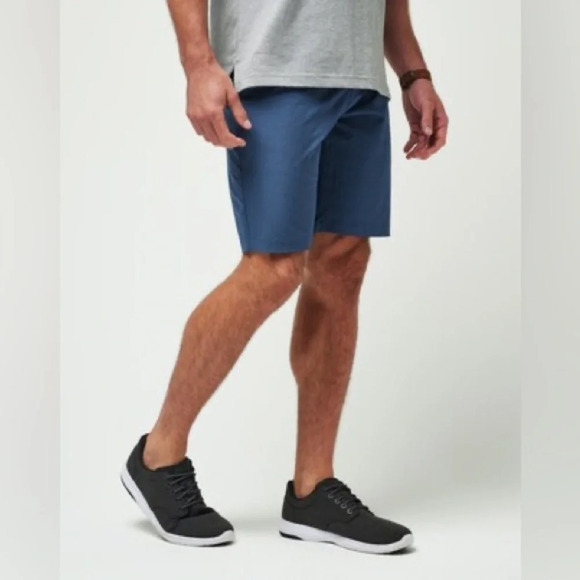 Travis Mathew Men’s Performance Shorts in Blue Size 36 - Picture 1 of 12